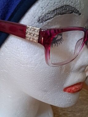 2.00 Foster Grant Pink Gradient Fashion Glasses with Gold Temple Accent +Case
